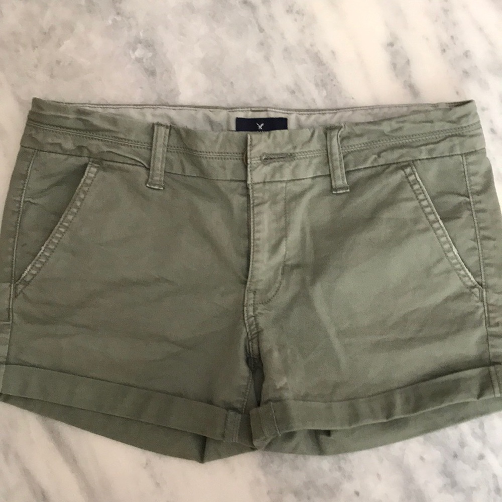 AMERICAN EAGLE Army Green twill shorts